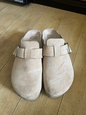 Steve Madden platform clogs